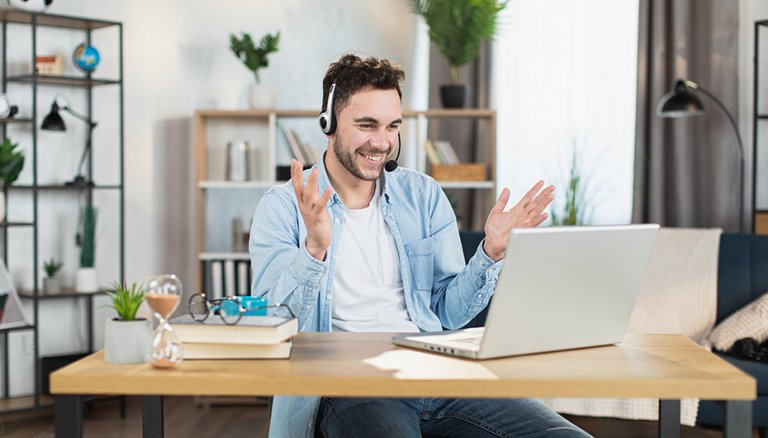 How to Implement the Hybrid Training Model in Employee Training?