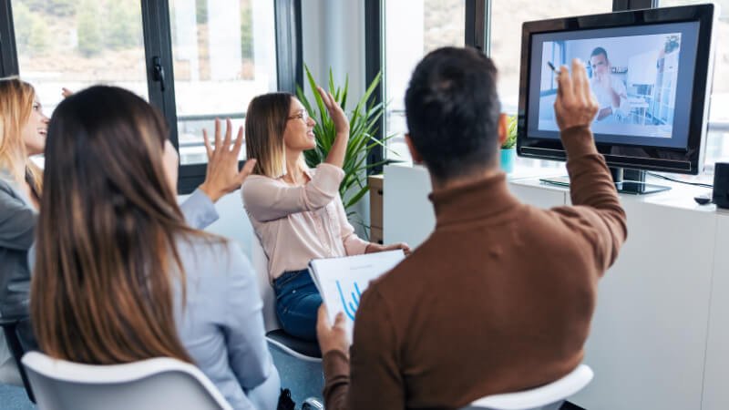 How to Improve Employee Engagement with Smarter Corporate Training